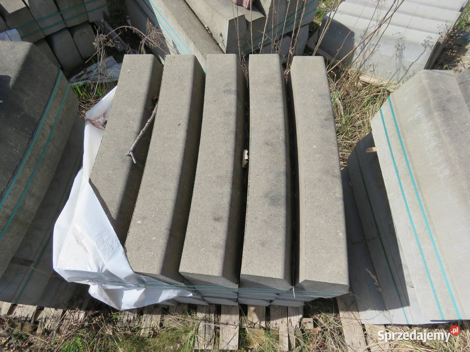 Krawężnik łukowy R9 m betonowy 153078 Trzcianka