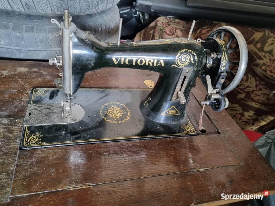 Maszyna do szycia Victoria i Łucznik