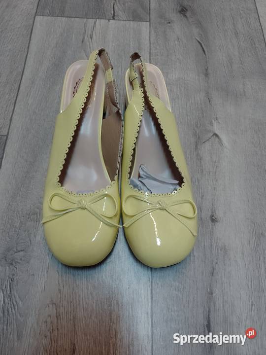 41 Żółte czółenka wieczorowe z odkrytą piętą na Kraków