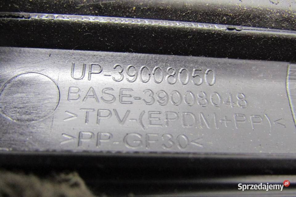 LISTWA KAROSERYJNA BŁOTNIKA SZYBY LEWA TYLNA osobowe