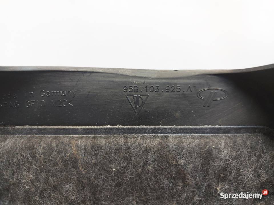 PORSCHE MACAN S 95B Osłona silnika górna