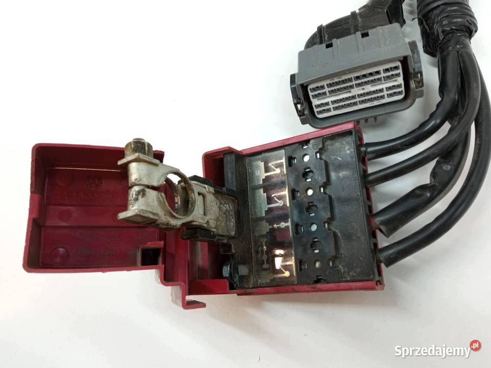 SKRZYNKA BEZPIECZNIKÓW KLEMA 16 B 116 Mitsubishi sprzedam