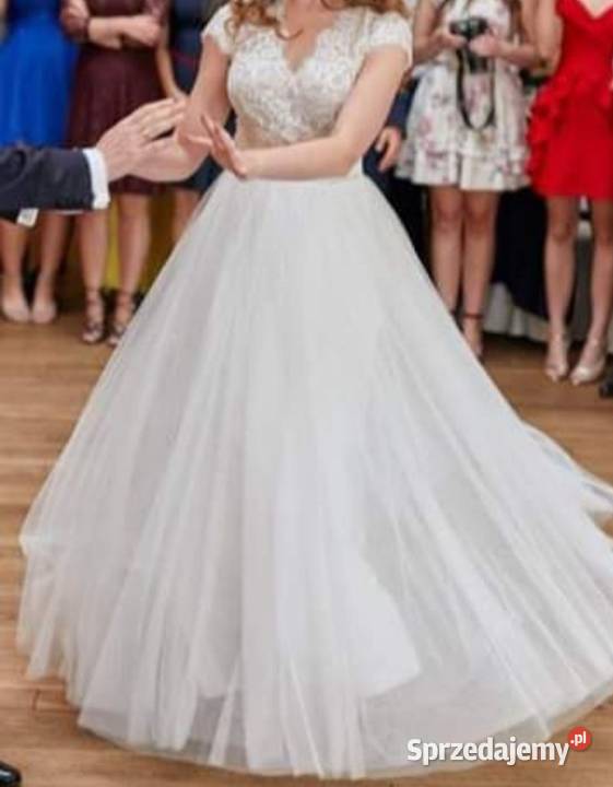 Suknia ślubna model Owena projekt Sylwia Pilzno