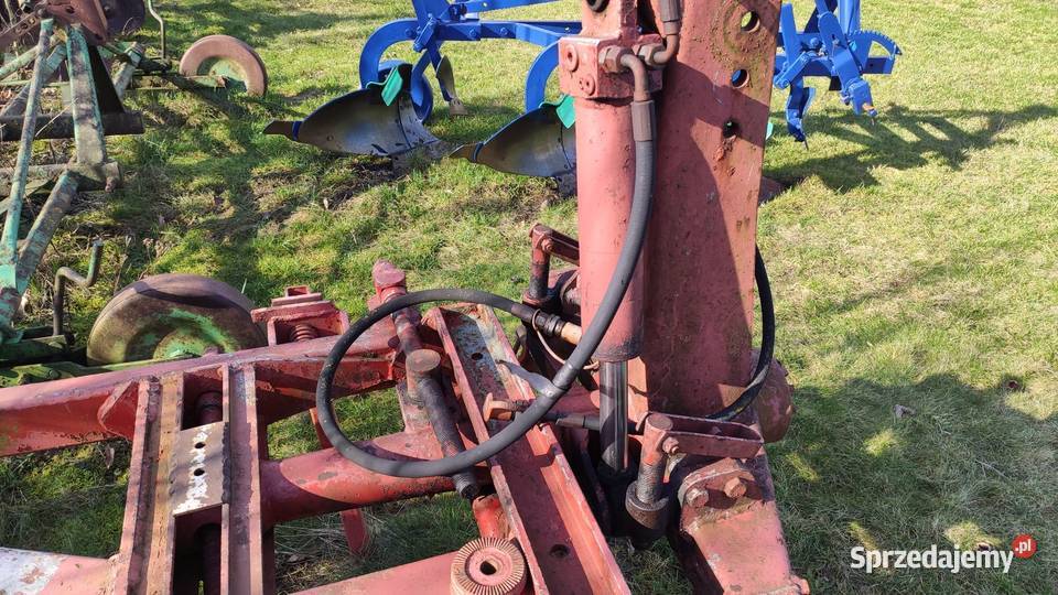 Pług obrotowy Niemeyer trzy skibowy hydrauliczny Radzynek