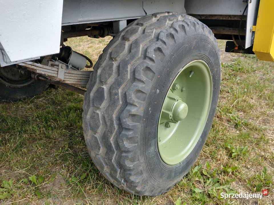 Rozrzutnik obornika Kiwity