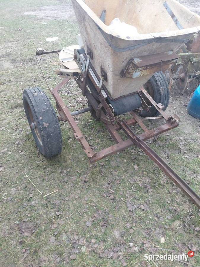 Rozsiewacz nawozu kos Rozsiewacze nawozów Zabłocie-Kolonia