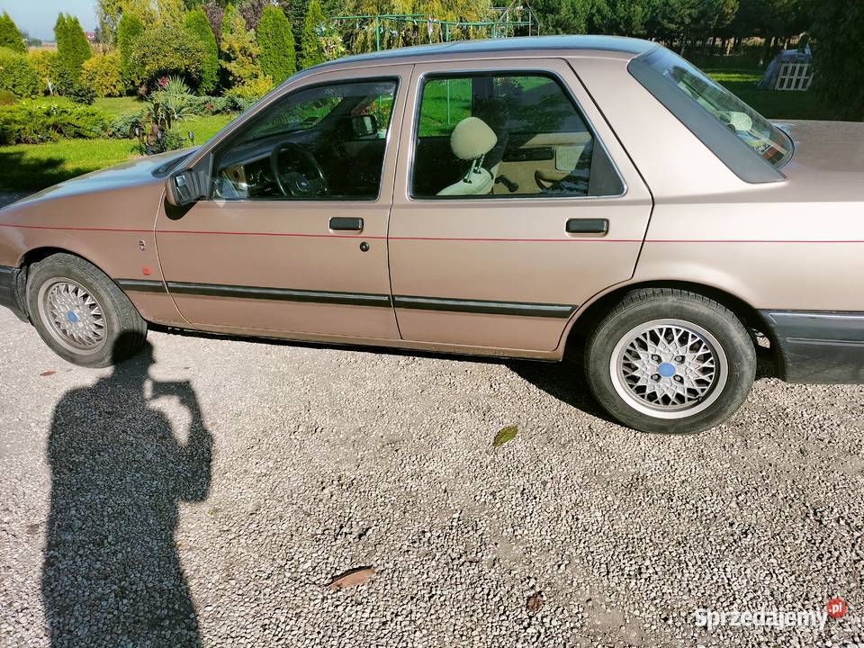 Ford Sierra Ghia Automat jasne brązowe wnętrze Ślesin