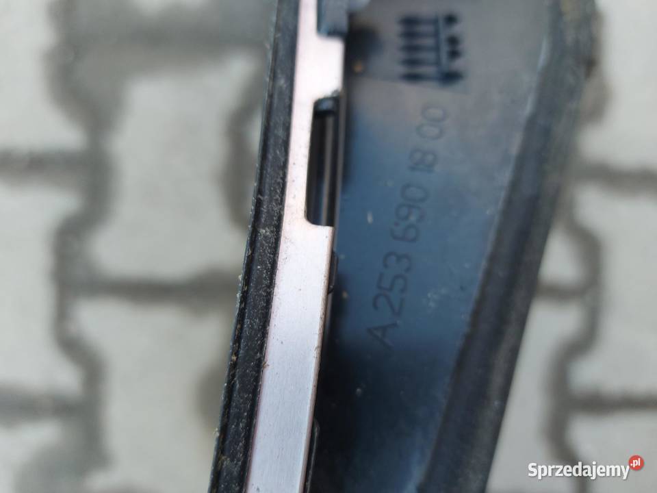 Mercedes EQC 400 W293 LISTWA DACHOWA PRAWA