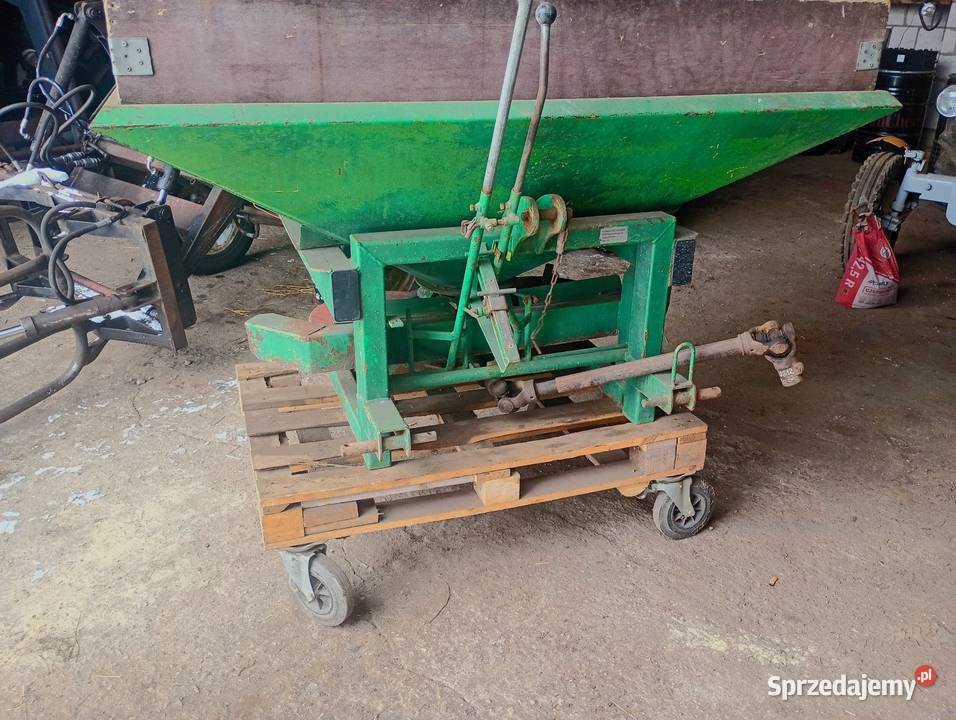 Rozsiewacz nawozów Rotina Kropiwno