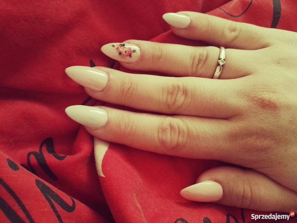 Manicure hybrydowy przedłużanie paznokci Sieradz