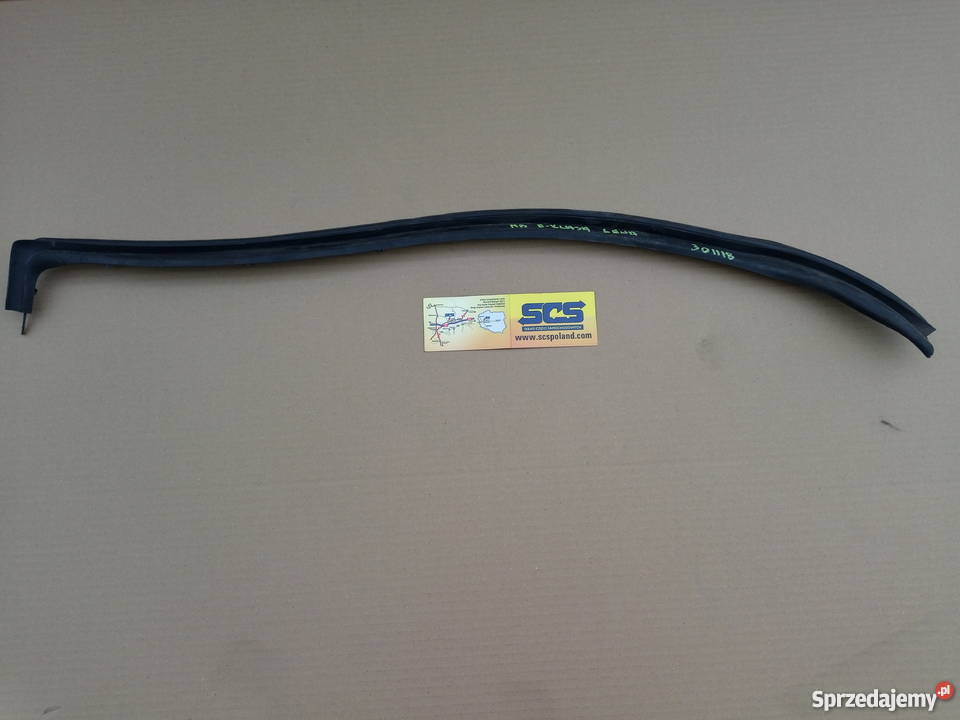 MERCEDES W213 E KLASA LEWA LISTWA OSŁANIAJĄCA osobowe Bieleń