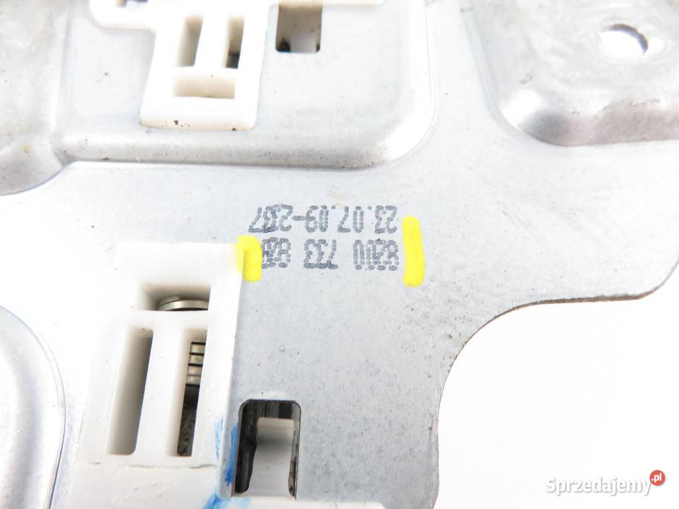 PODNOŚNIK SZYBY PRAWY PRZEDNI SANDERO 8200733828 Mechanizmy opuszczania szyb sprzedam