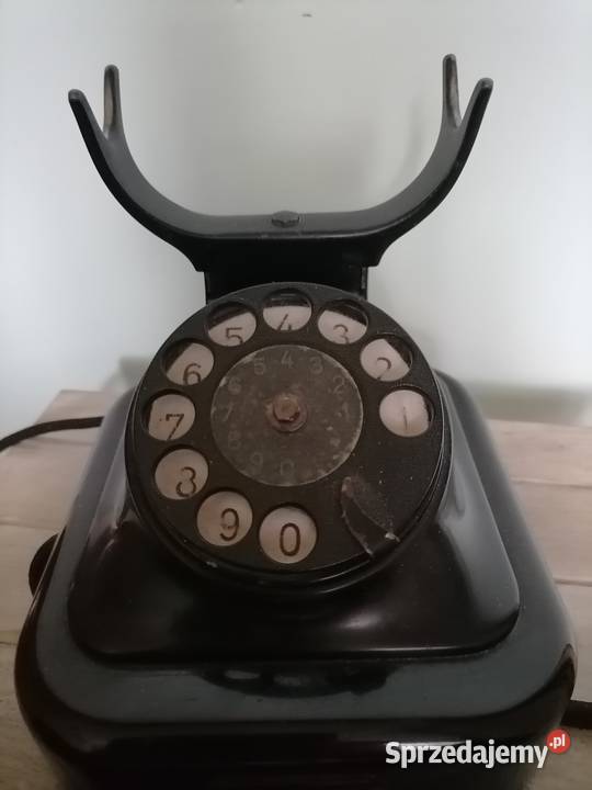 Stary telefon z lat 30 tych Telefony przewodowe