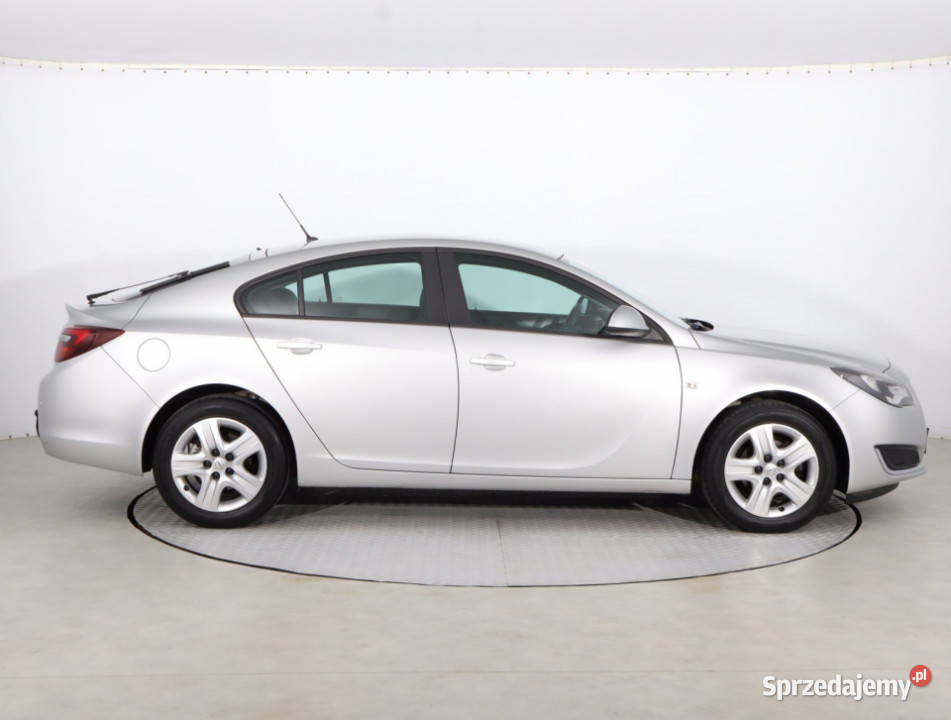 Opel Insignia 18 Rok produkcji 2016 mazowieckie Piaseczno