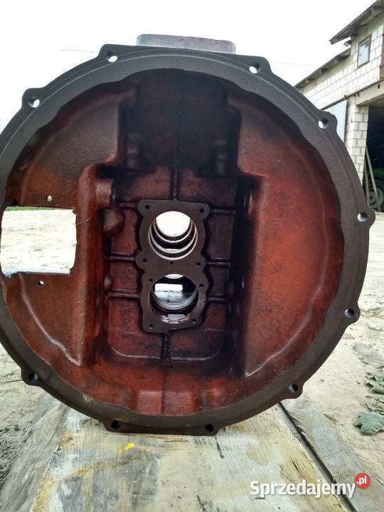 obudowa skrzyni c330m nieuszkodzony