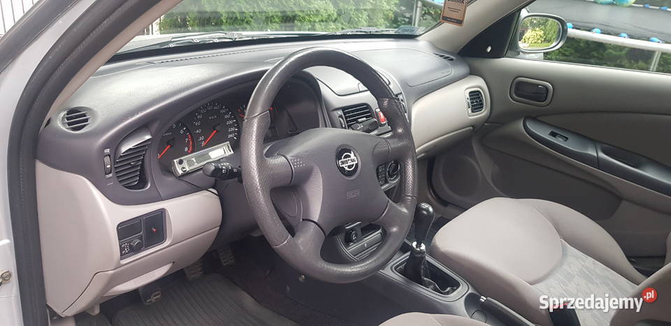 Nissan almera