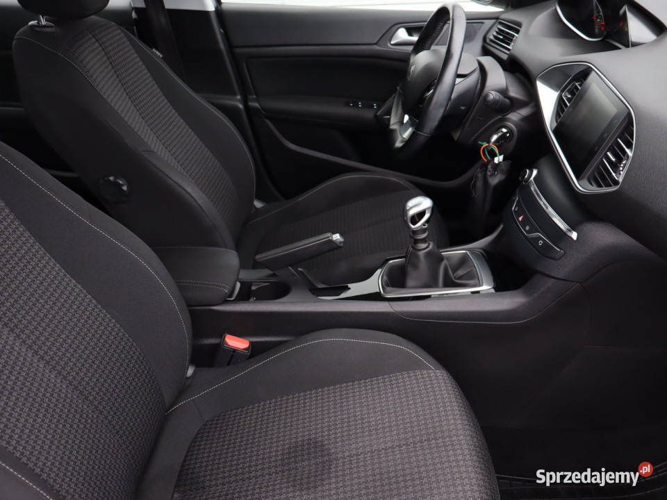 Peugeot 308 15 BlueHDi światła przeciwmgielne 308 Bielany Wrocławskie