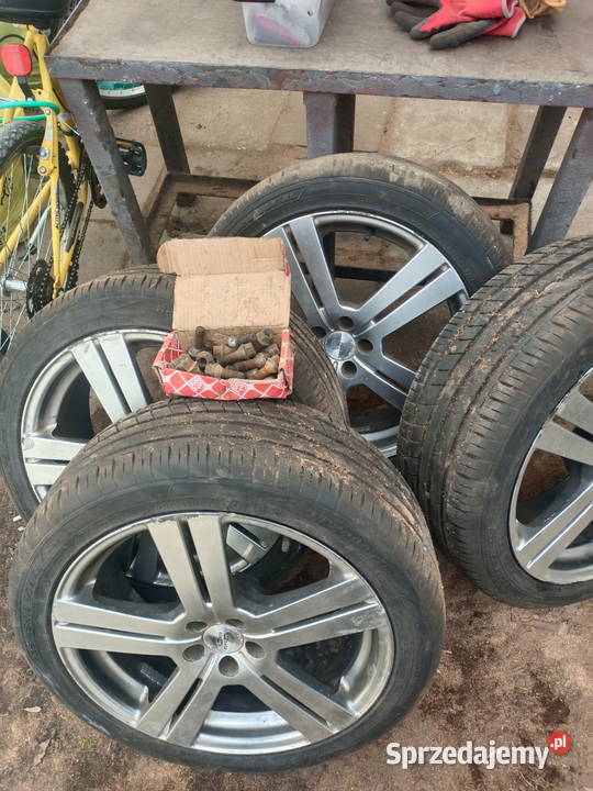 Sprzedam koła z śrubami w komplecie