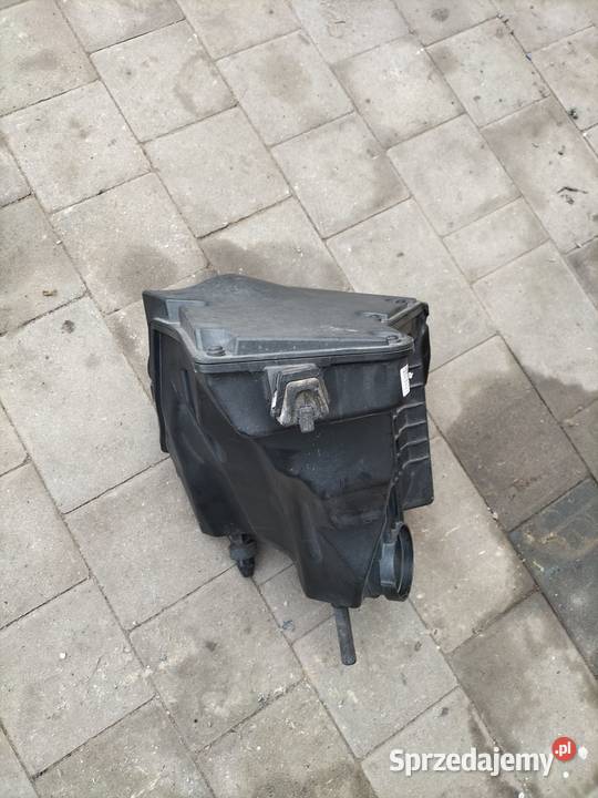 Obudowa filtra powietrza AUDI A4 B8 8K0133835T