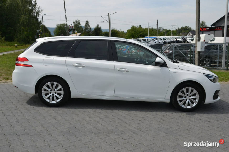 Peugeot 308 SW lifcie 15 diesel 102 MODEL 2021R sprzedam