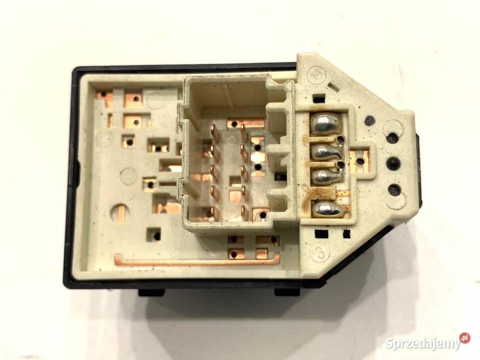 PRZEŁĄCZNIK REGULACJI LUSTEREK KIA VENGA 457480