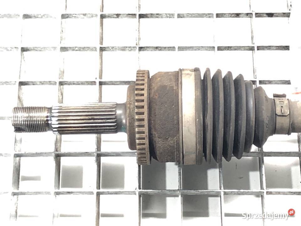 PÓŁOŚ PRAWY PRZÓD HYUNDAI i20 II 12 83 PRZEGUB osobowe