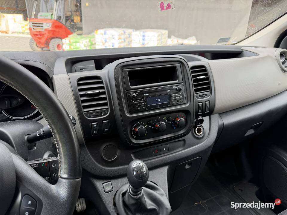 Renault Trafic 9 osób 16 125 Zadbany