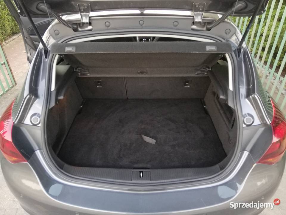 Opel Astra J 2011 14Benzyna Hak Zadbany szary
