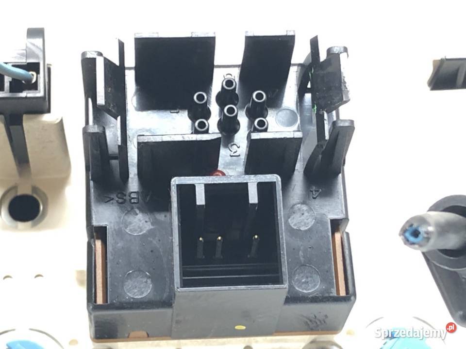 PANEL STEROWANIA NAWIEWU MAZDA TRIBUTE osobowe sprzedam