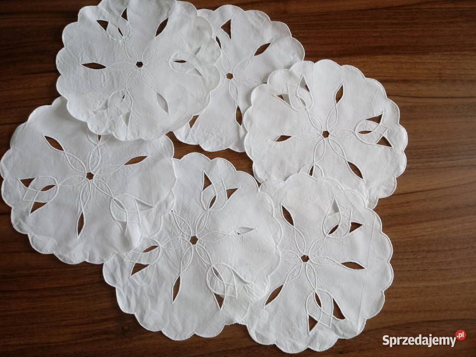 Serwetki z haftem richelieu 6 biały Pruszków