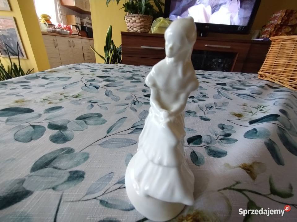 Figurka porcelanowa kobiety c łódzkie Łódź