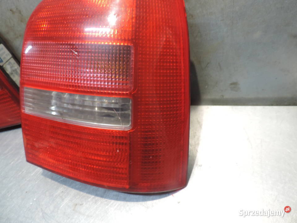 LAMPA TYŁ PRAWA AUDI A4 B5 KOMBI AVANT LIFT osobowe Nowy Sącz