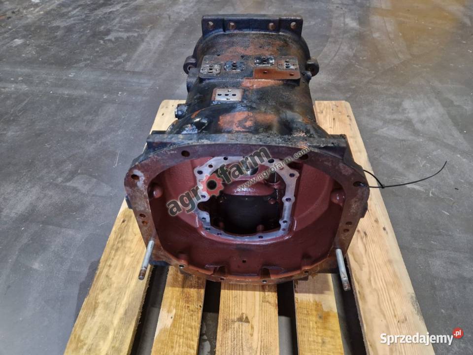 Obudowa skrzyni biegów Case Luxxum 120 110 100 Części i osprzęt rolniczy Byków