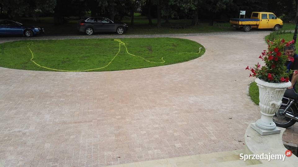 Czerwona kostka Brukowa Granitowa cięta Marki