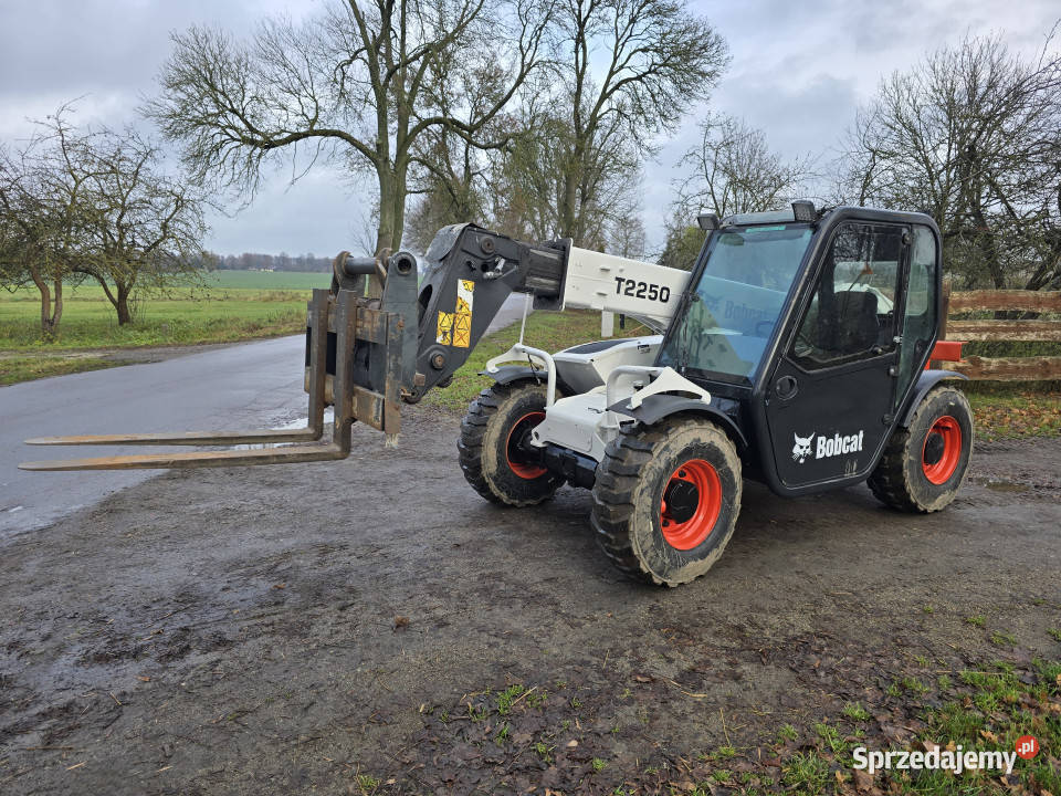 Ładowarka teleskopowa BOBCAT T 2250 2200 55 m nieuszkodzony Litwinki sprzedam