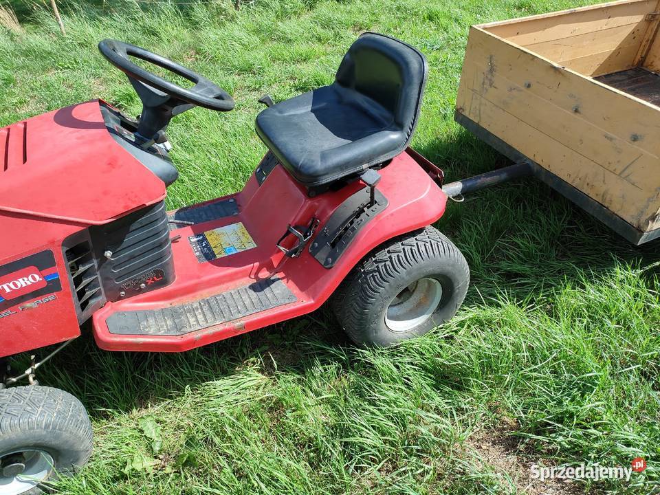 Traktorek ogrodowy z przyczepką Toro briggs 11 sprzedam