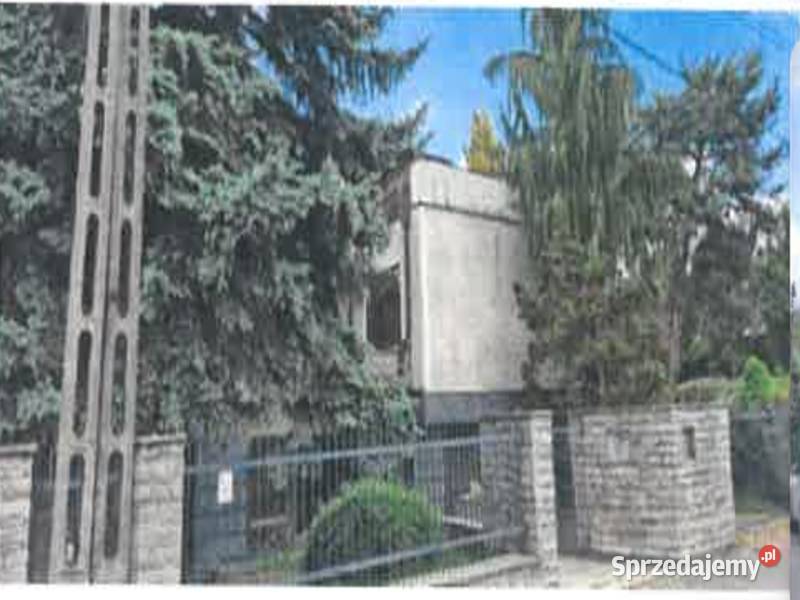 Syndyk sprzeda dom jednorodzinny w dzielnicy Warszawa