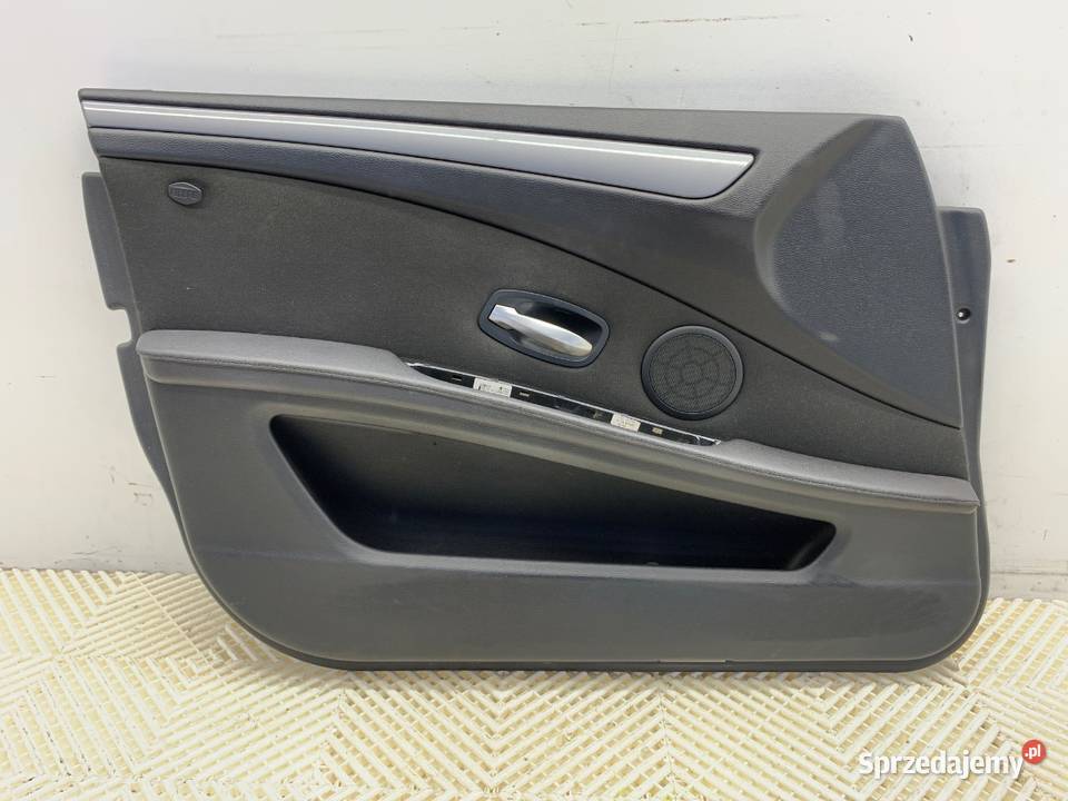 BOCZEK DRZWI LEWY PRZÓD BMW E61 Kombi 0410