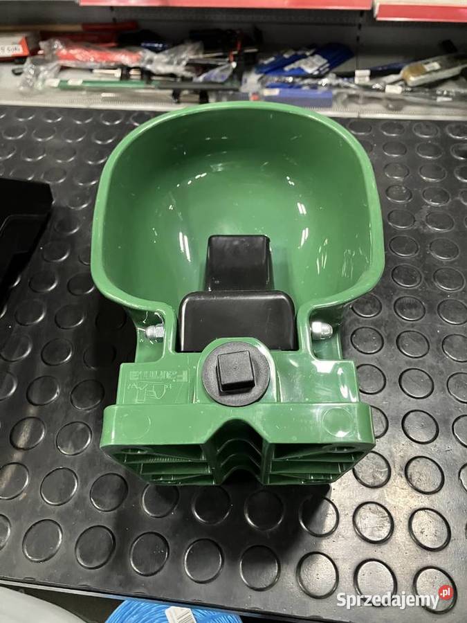 Poidło bydła z tworzywa K50 22L FARMA 202010FA Kożuchów