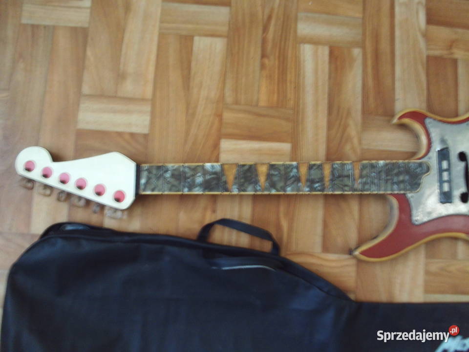 Stara zabytkowa gitara elektrycznaMUZA Kalisz