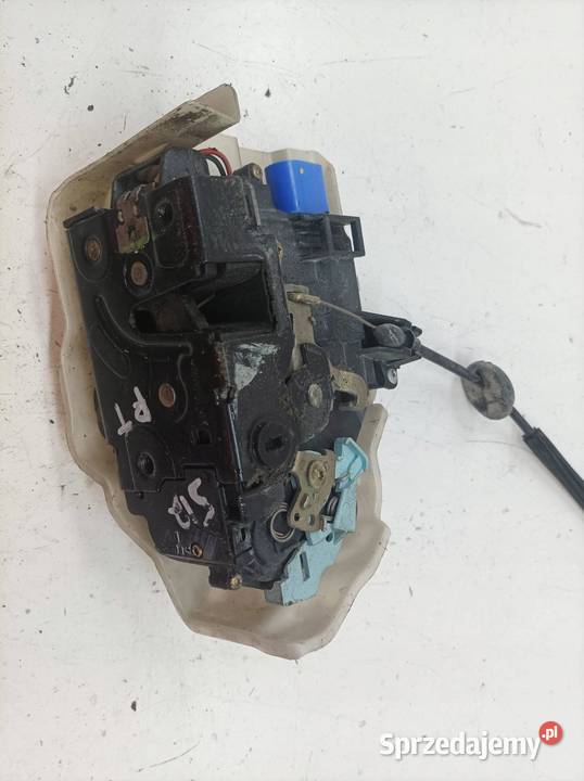 ZAMEK DRZWI TYŁ PRAWY 7L0839016 VW Volkswagen osobowe świętokrzyskie