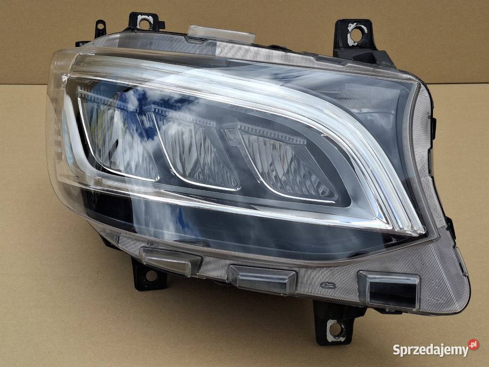MERCEDES SPRINTER W907 W910 REFLEKTOR PRAWY FULL Bieleń sprzedam