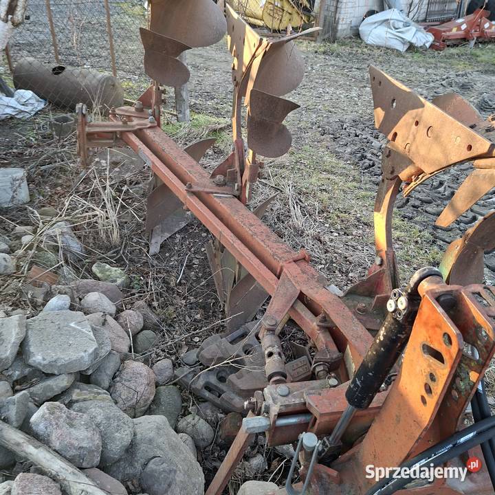 pług obrotowy zagonowy Maszyny rolnicze mazowieckie Żelechów