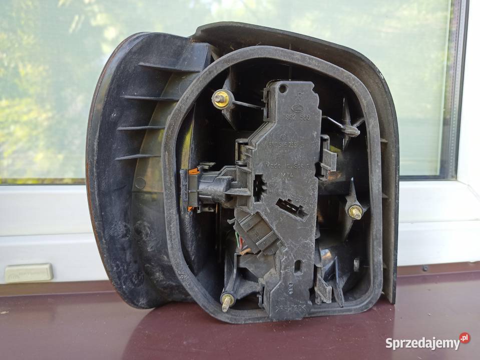 VW Polo III 3 6N lampa tył tylna prawa wkład Sieradz