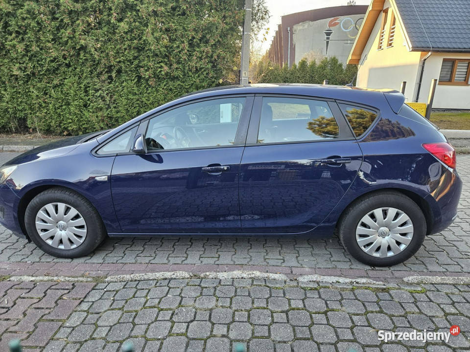 Opel Astra 1 właściciel Klimatyzacja J 20092019 Hatchback