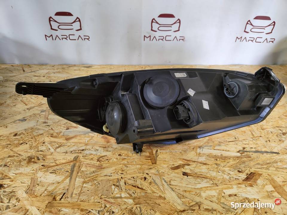 Lampa Lewy Przód Ford Fiesta MK8 2017 osobowe Pleszew
