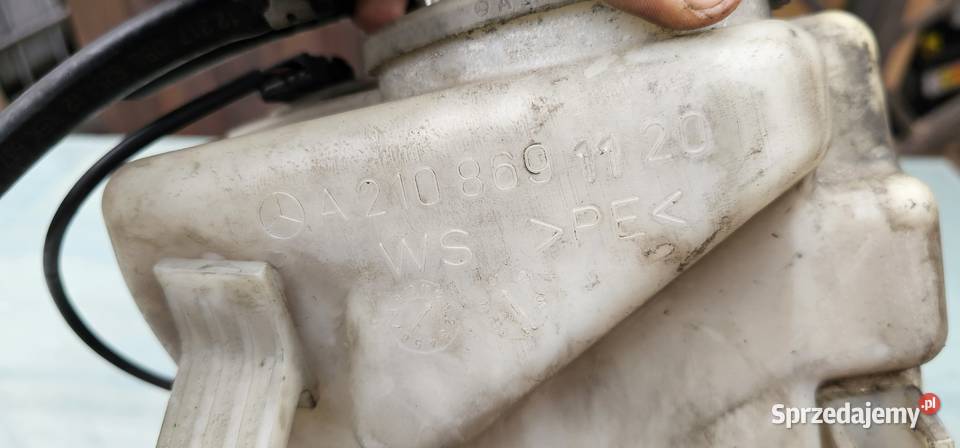 Zbiorniczek spryskiwaczy mercedes w210 Rok produkcji 1998 sprzedam