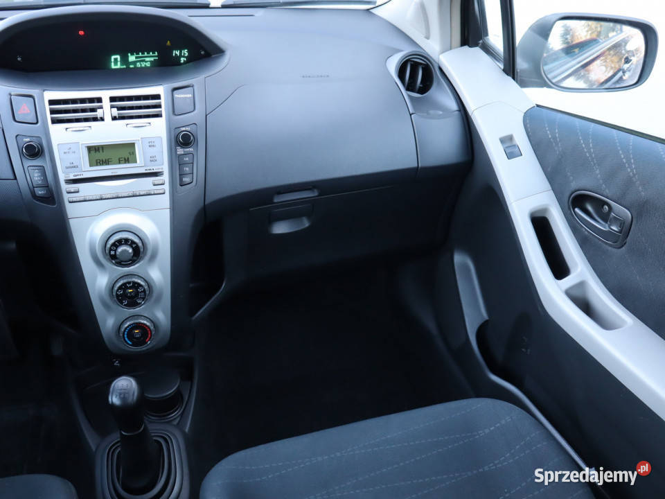 Toyota Yaris 10 VVTi wielofunkcyjna kierownica śląskie Katowice