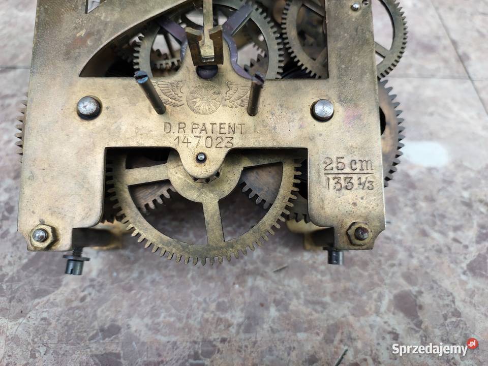 621 Mechanizm małego zegara ściennego Kienzle Tczew