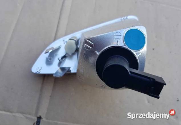 Lampa przeciwmgielna prawa FORD FIESTA MK8 prawe Lampy przeciwmgielne Częstochowa